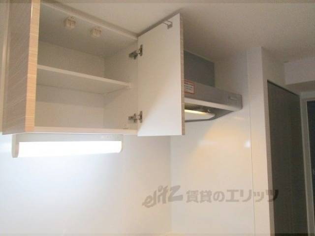 キッチン　キッチン上部収納