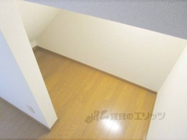 廊下　階段下収納