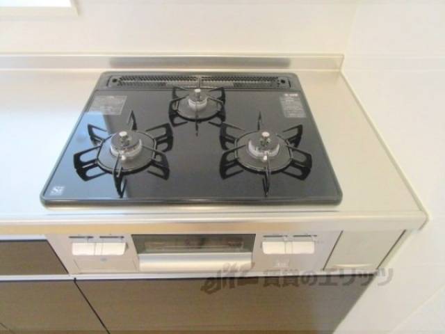 キッチン　ガス3口コンロ