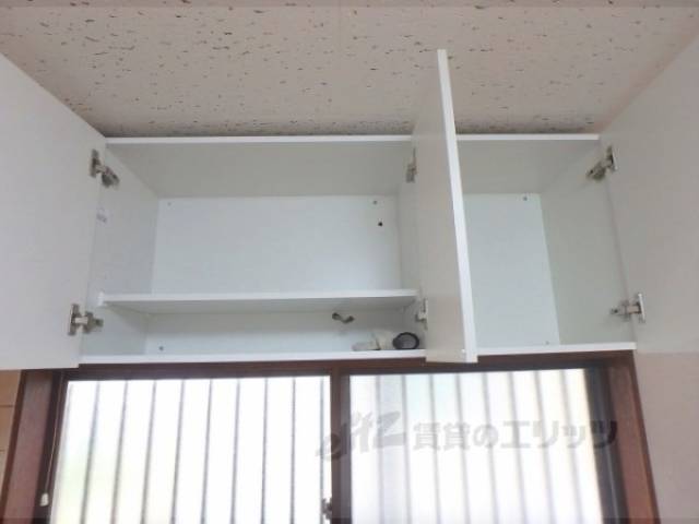 キッチン　上部収納