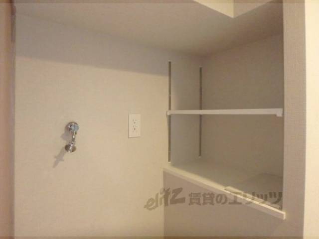 洗濯機置場　収納