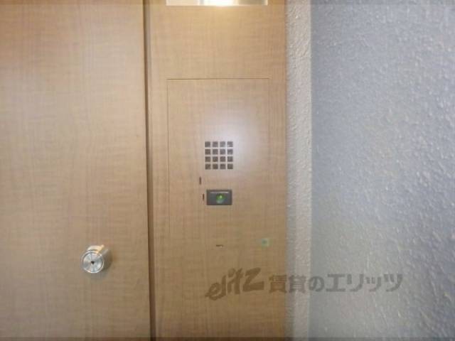 玄関　インターホン