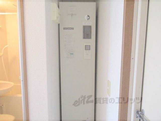 廊下　湯沸かし器