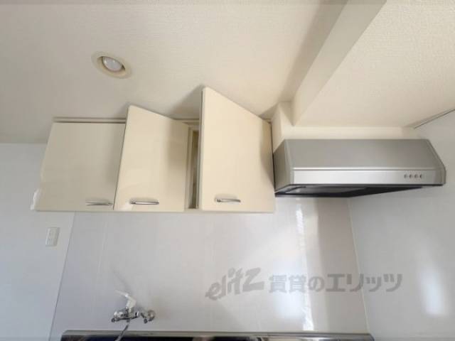 キッチン　上部収納
