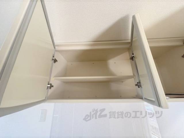 キッチン　上部収納