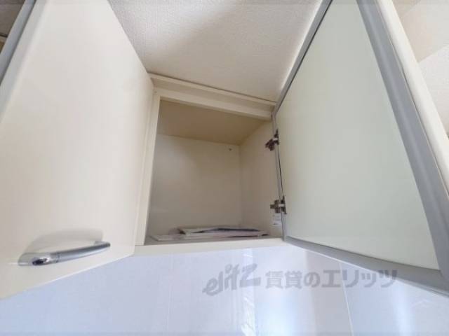 キッチン　上部収納