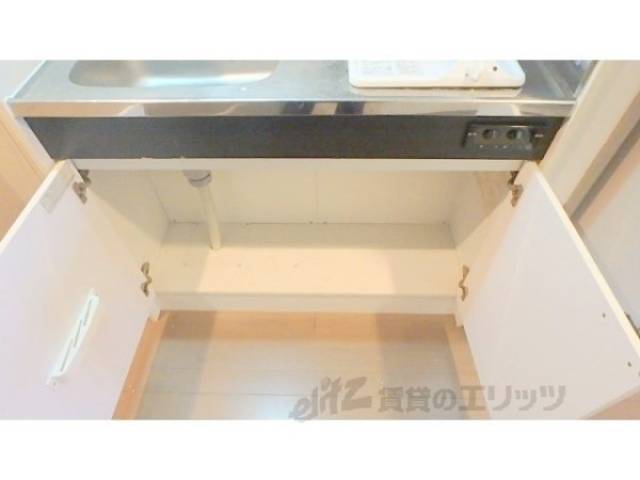 キッチン　収納下部