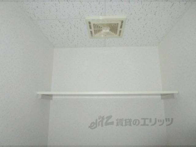 収納　トイレ上収納