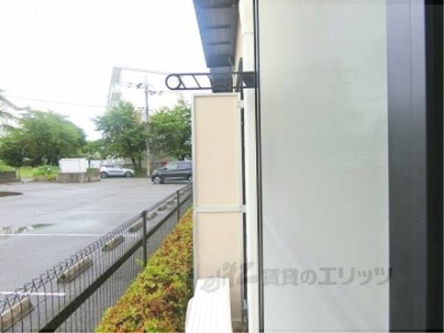 庭　物干しのみ