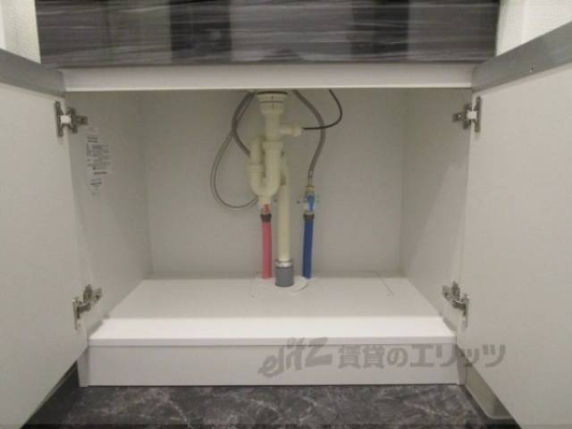 洗面所　洗面所下部収納