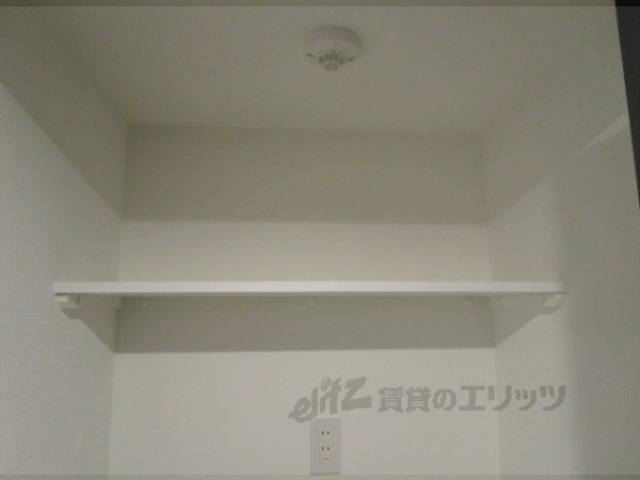 洗濯機置場　洗濯機置き場上部棚