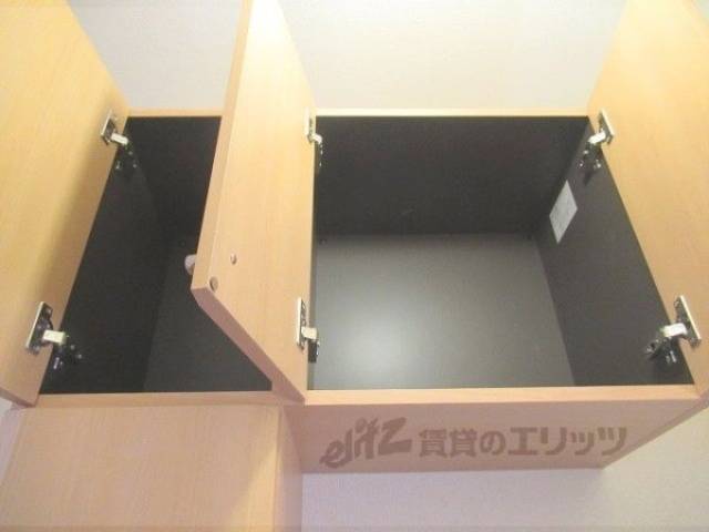 下駄箱　上部収納
