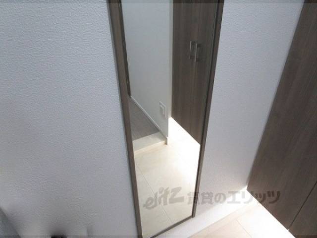 玄関　鏡