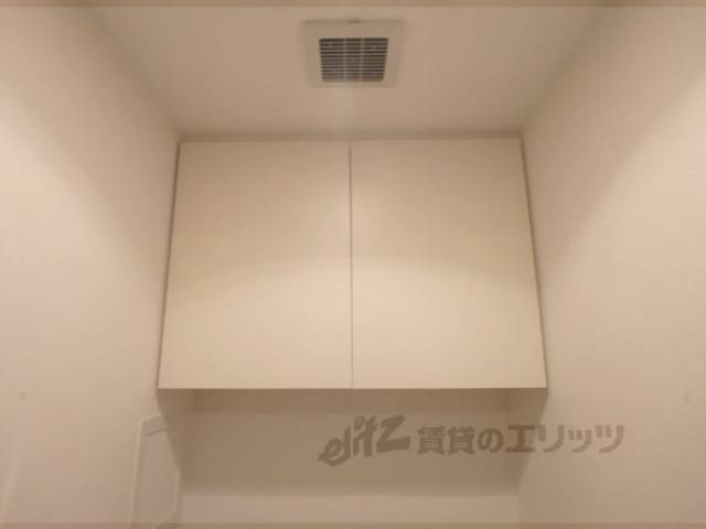トイレ　トイレ収納