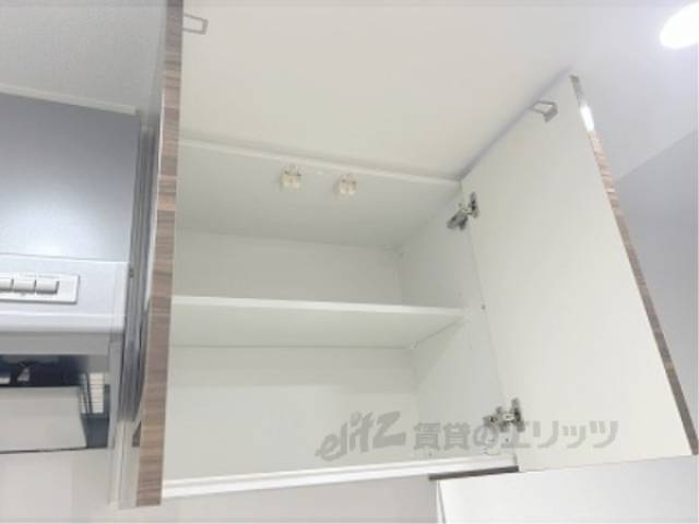 キッチン　上部収納
