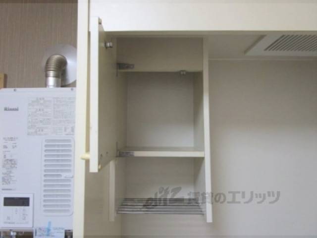 キッチン　収納棚