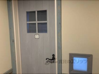 302号室玄関ドア