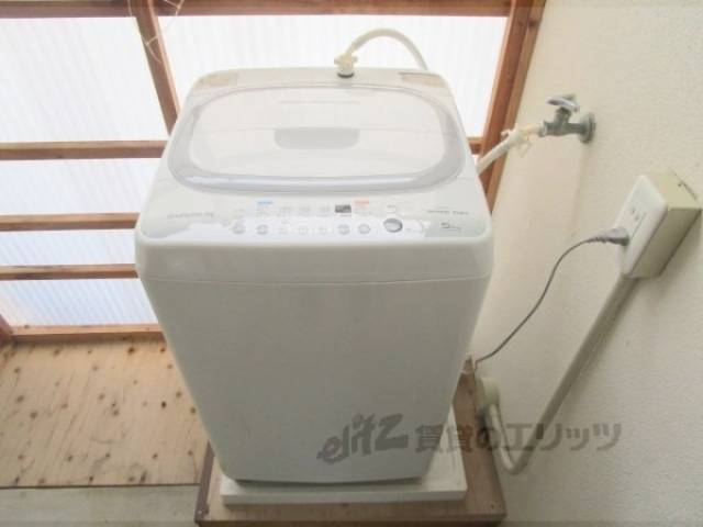 洗濯機置場　洗濯機