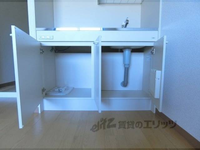 収納　キッチン下