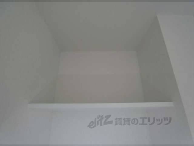 収納　トイレ上収納