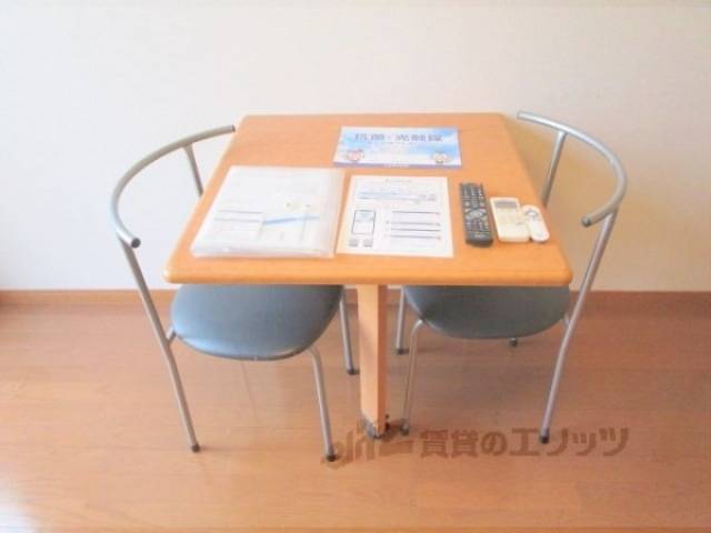 イメージ写真　机　椅子