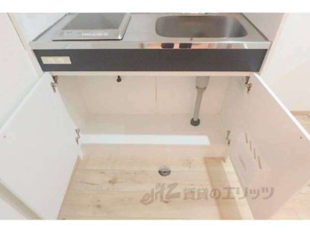 キッチン　収納下部