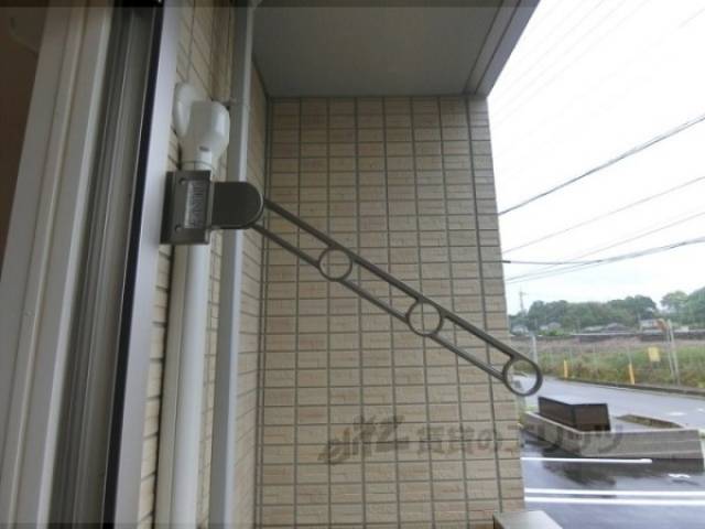 ベランダ　竿掛け