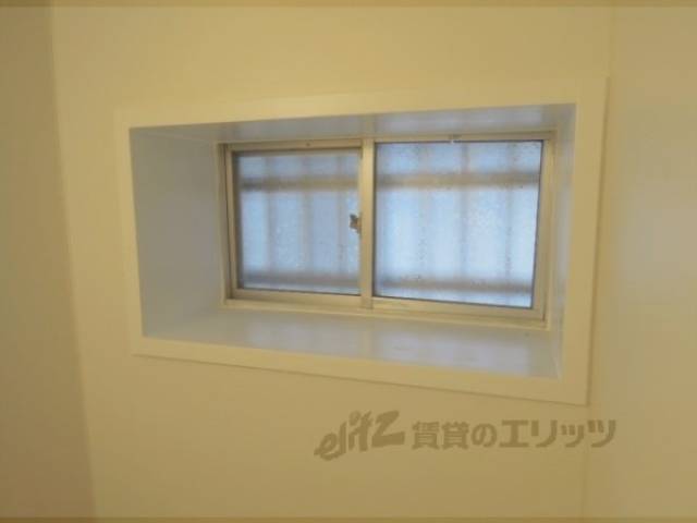 キッチン小窓