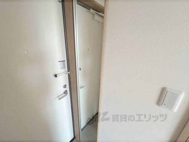 玄関　鏡