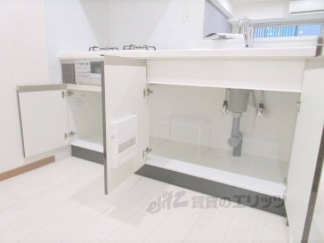 キッチン　下段収納