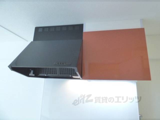 キッチン　換気扇、収納