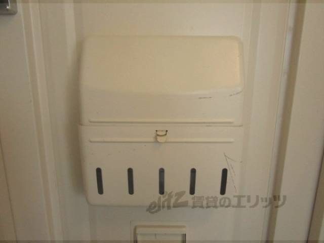 玄関　郵便受け