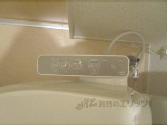 トイレ　温水洗浄便座