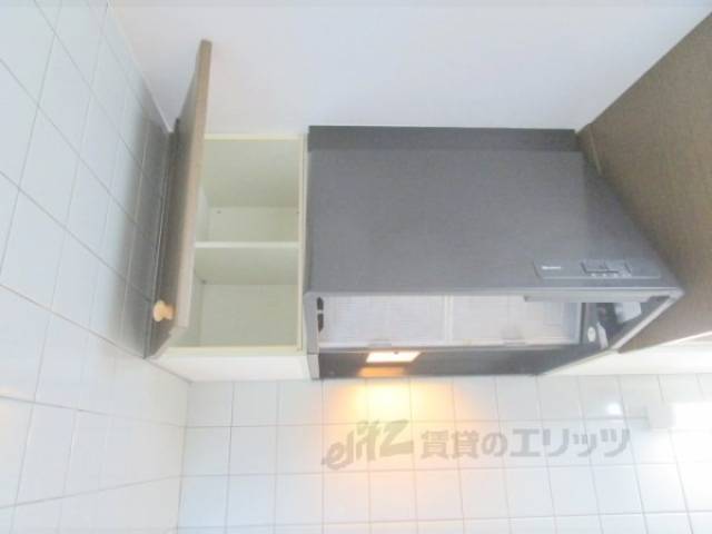 キッチン　上段収納