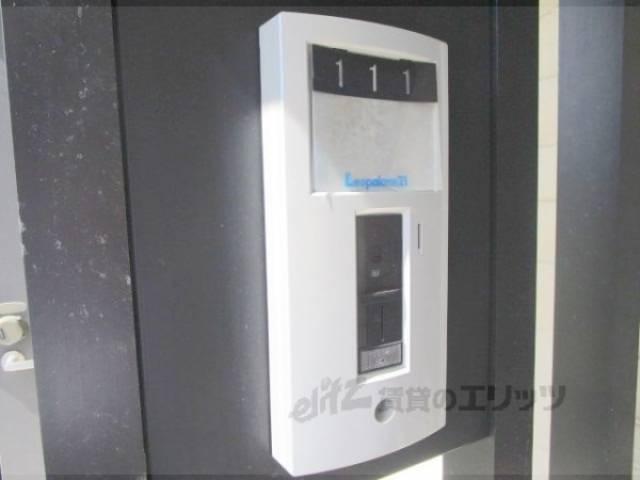 玄関　インターホン