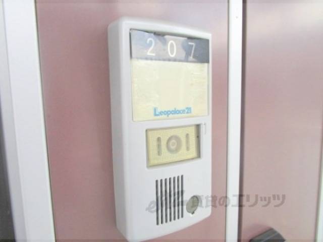 玄関　インターホン