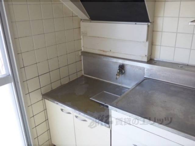 キッチン　コンロ置き場