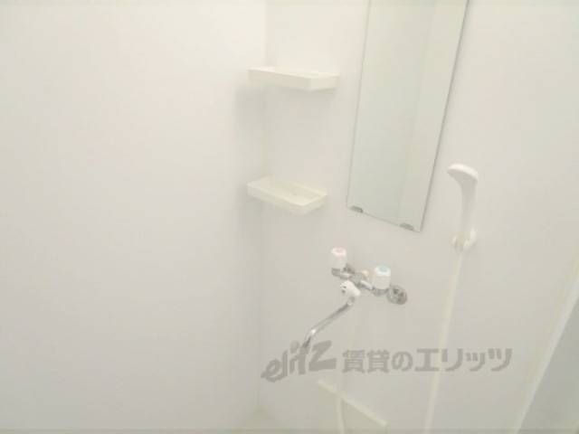 風呂　シャワー室