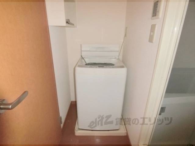 洗濯機置場　洗濯機