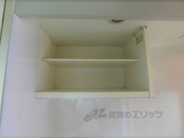 キッチン　上部収納