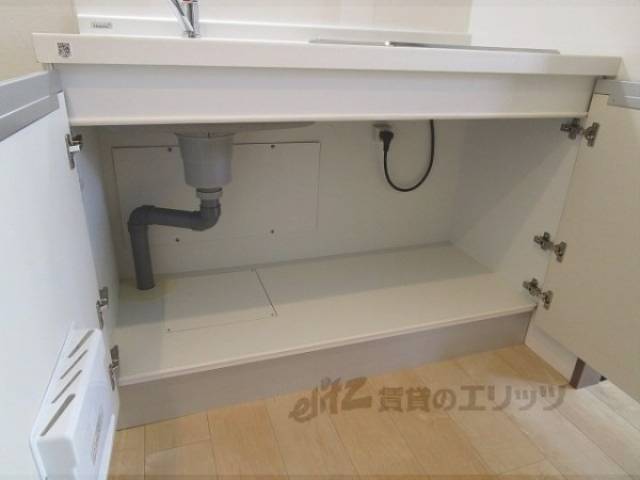 収納　キッチン下収納