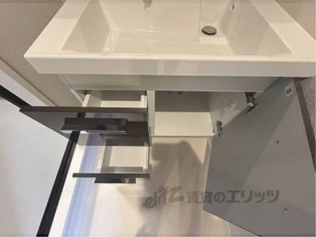 洗面所　洗面所下部収納