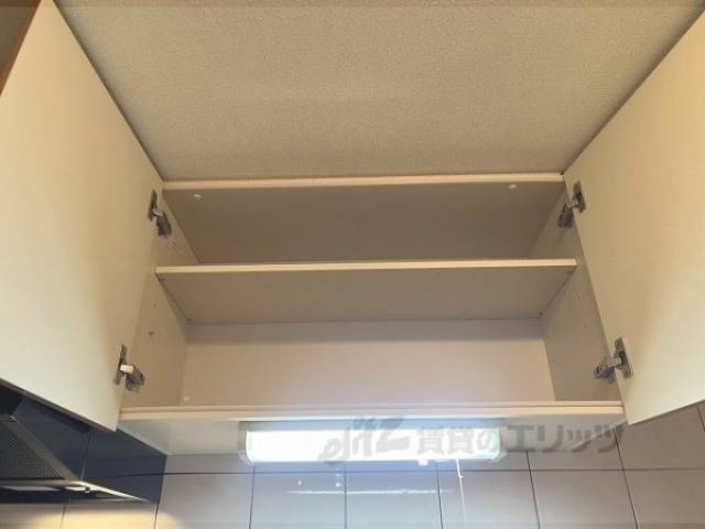 キッチン　上部収納
