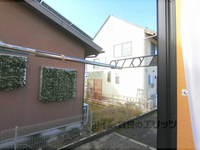 ベランダ　物干しのみ