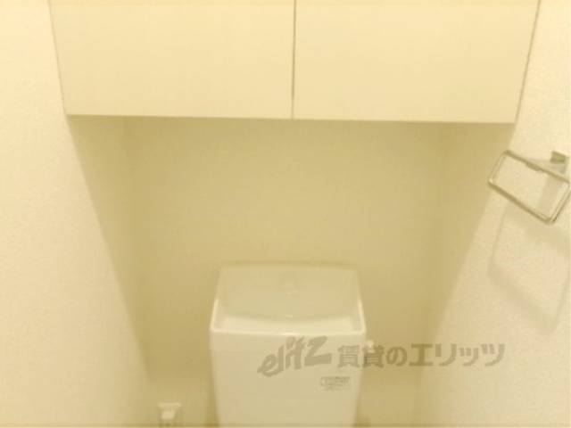 トイレ　収納棚
