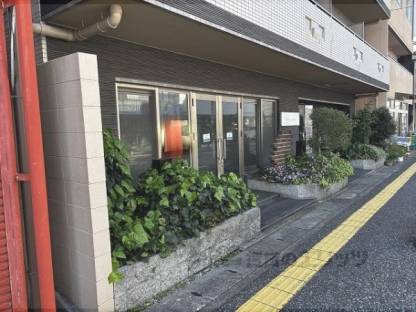 店舗前