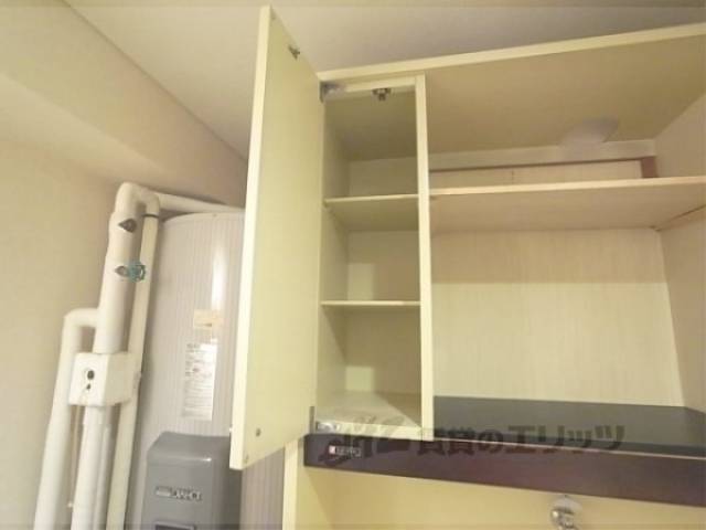 収納　洗濯機上部