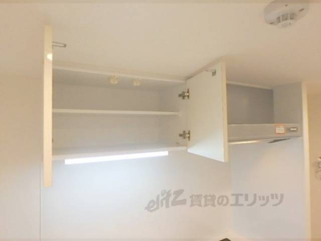 キッチン　キッチン上部収納