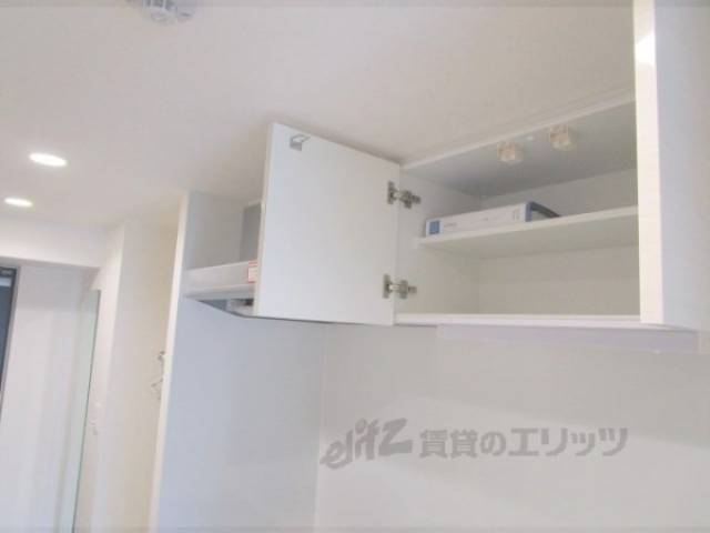 キッチン　キッチン上部収納