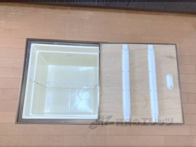 収納　床下収納
